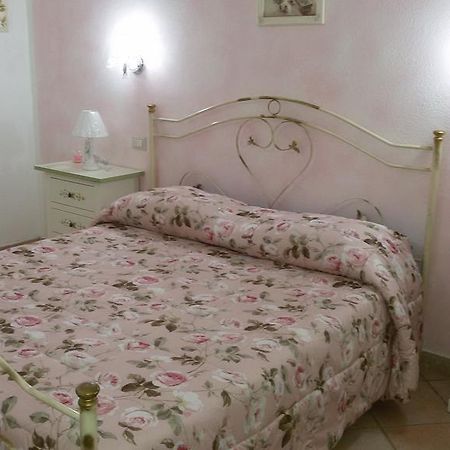 B&B Le Rose Ольбія Екстер'єр фото