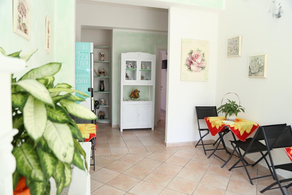 B&B Le Rose Ольбія Екстер'єр фото