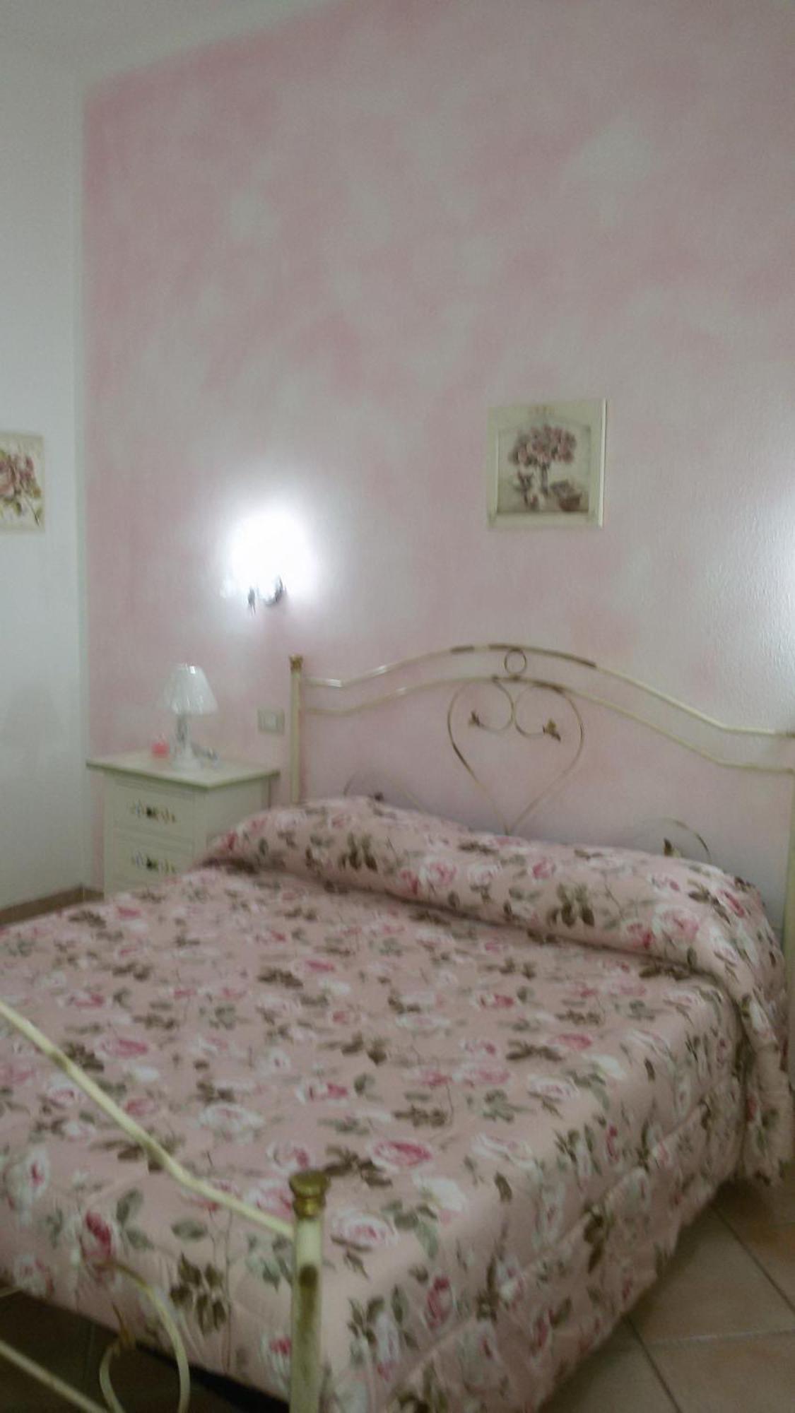 B&B Le Rose Ольбія Екстер'єр фото